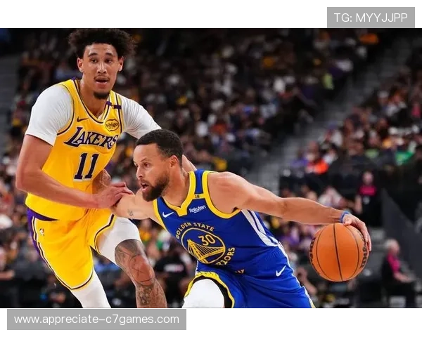 勇士队大胜湖人迎来季后赛首轮生死战 詹姆斯与库里巅峰对决再度上演